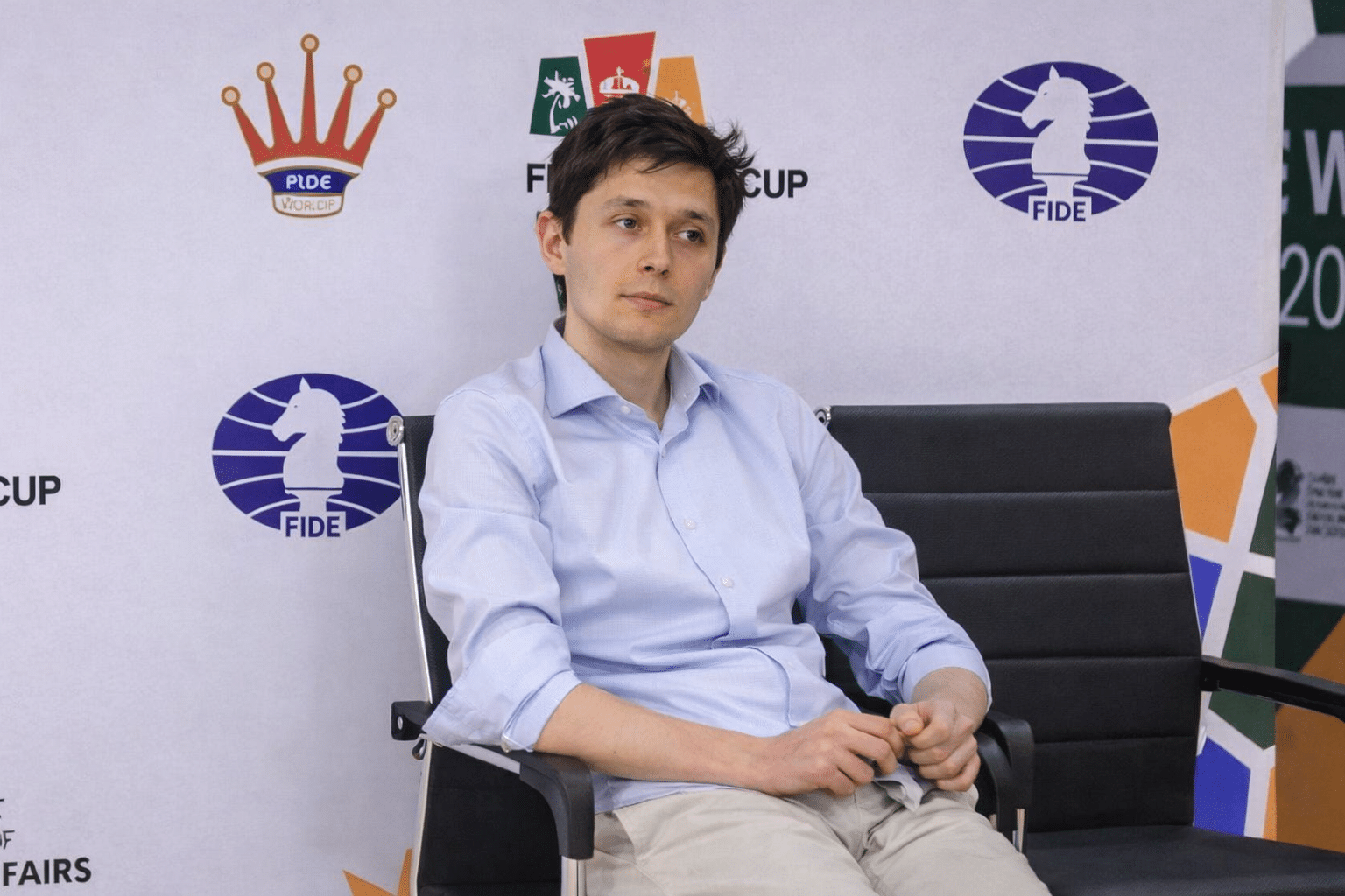 Portrait with the FIDE World Cup logo